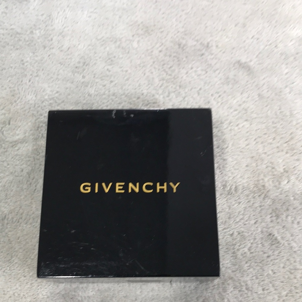 Givenchy Slivertone Lavender floating Stone & Crystal Cuff Bangle Bracelet New